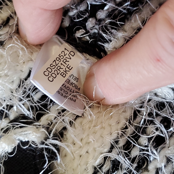 Calvin Klein Crop Sweater - Picture 7 of 10